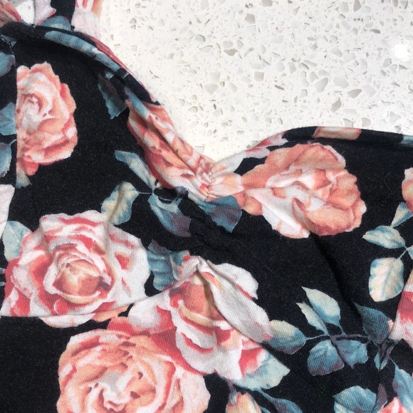 Floral cropped top - Picture 3 of 3